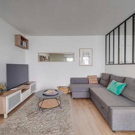 Pleasant Flat In With Terrace And Parking Appartement *
