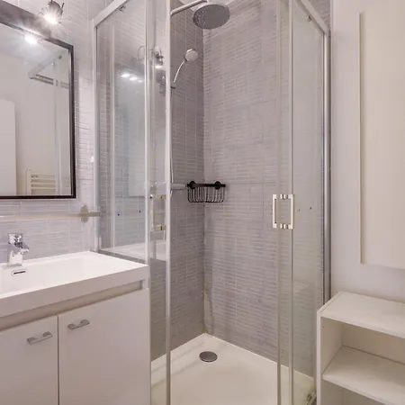 Appartement Pleasant Flat In With Terrace And Parking Bordeaux