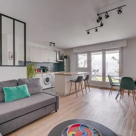Pleasant Flat In With Terrace And Parking Apartamento